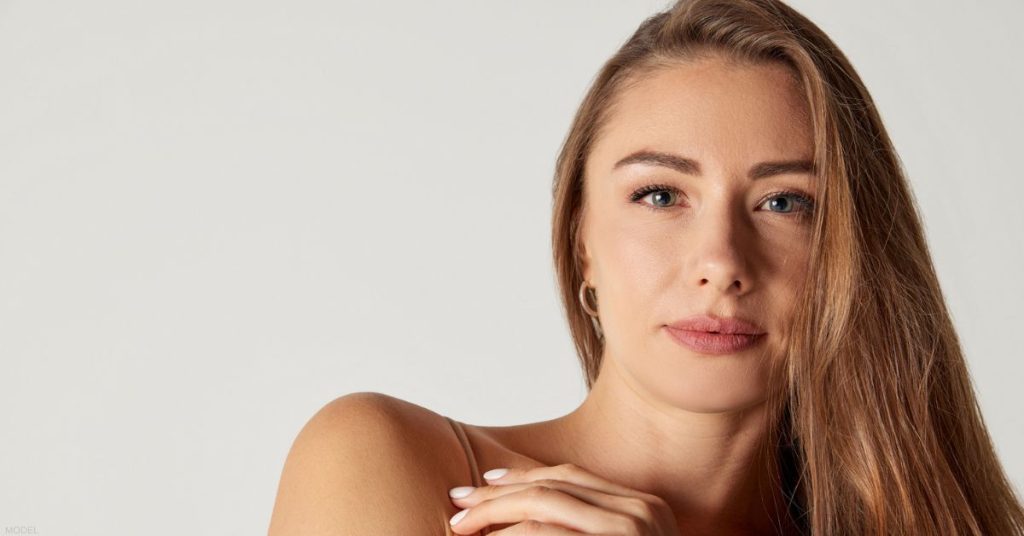Beautiful woman in her 30s (model)